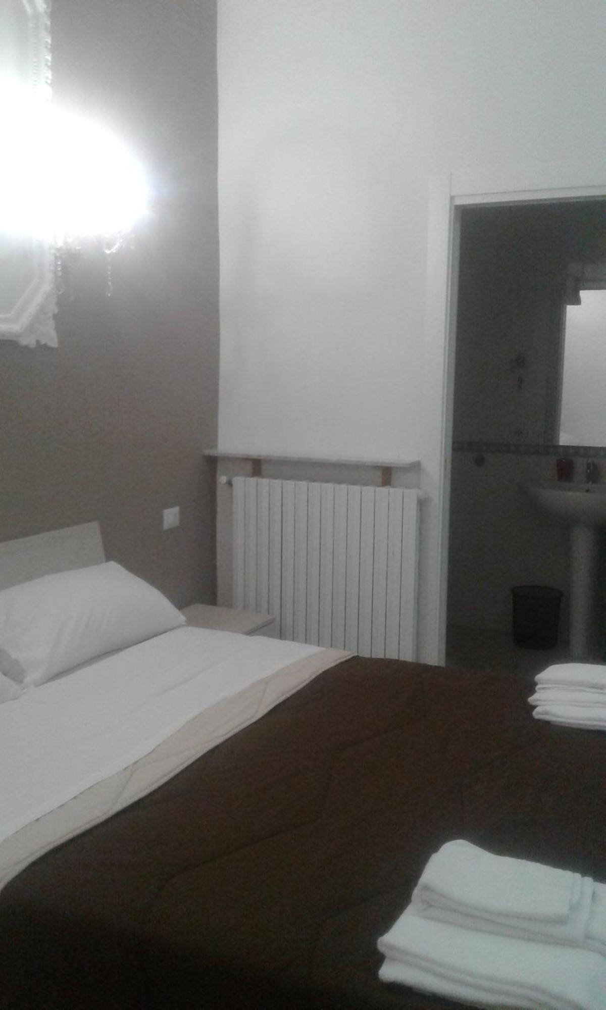 B&Bhotel Emmanuel Napoli Extérieur photo